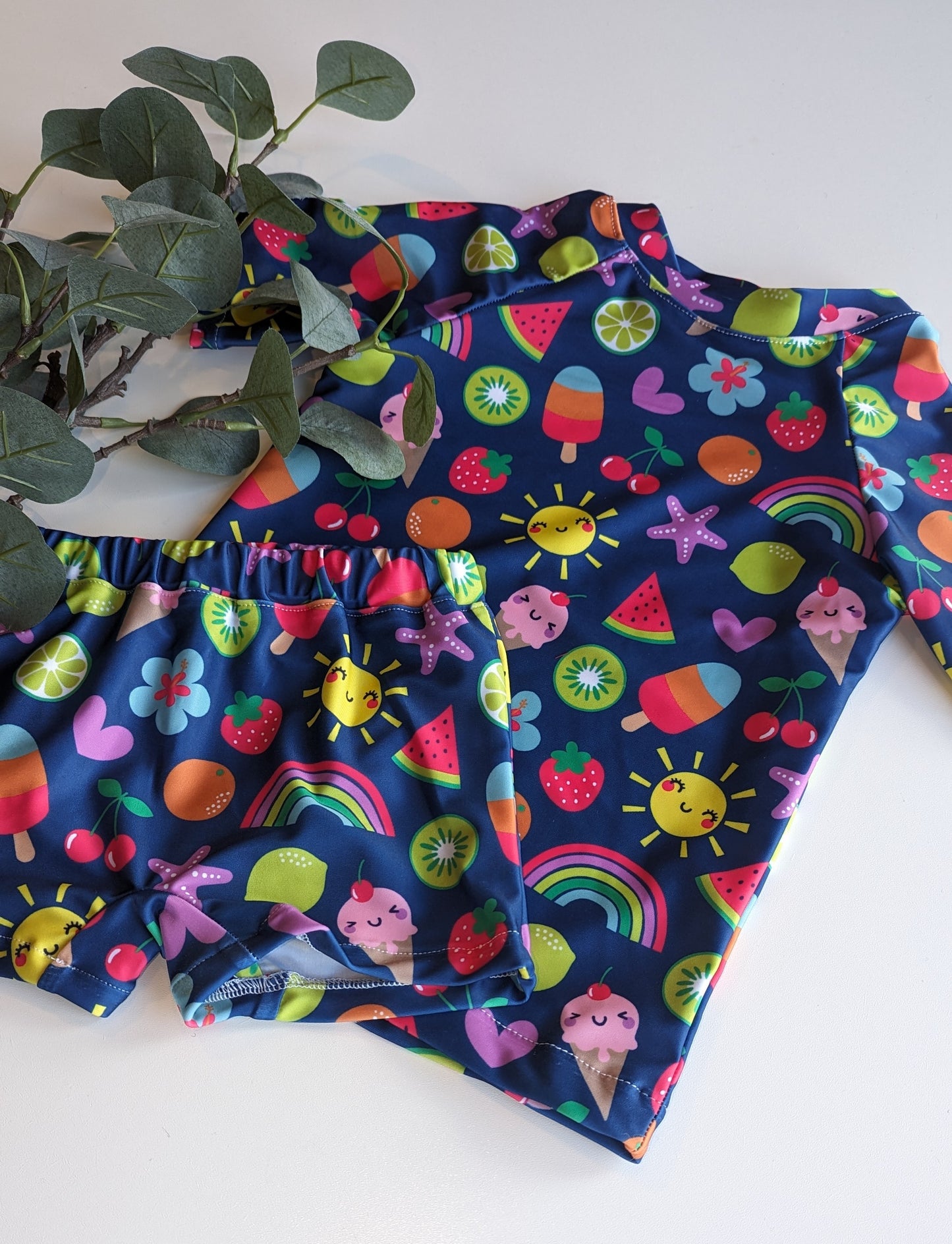 UV Beach Set Gr. 110/116 Shirt und Badeshorts Bunt Sommer