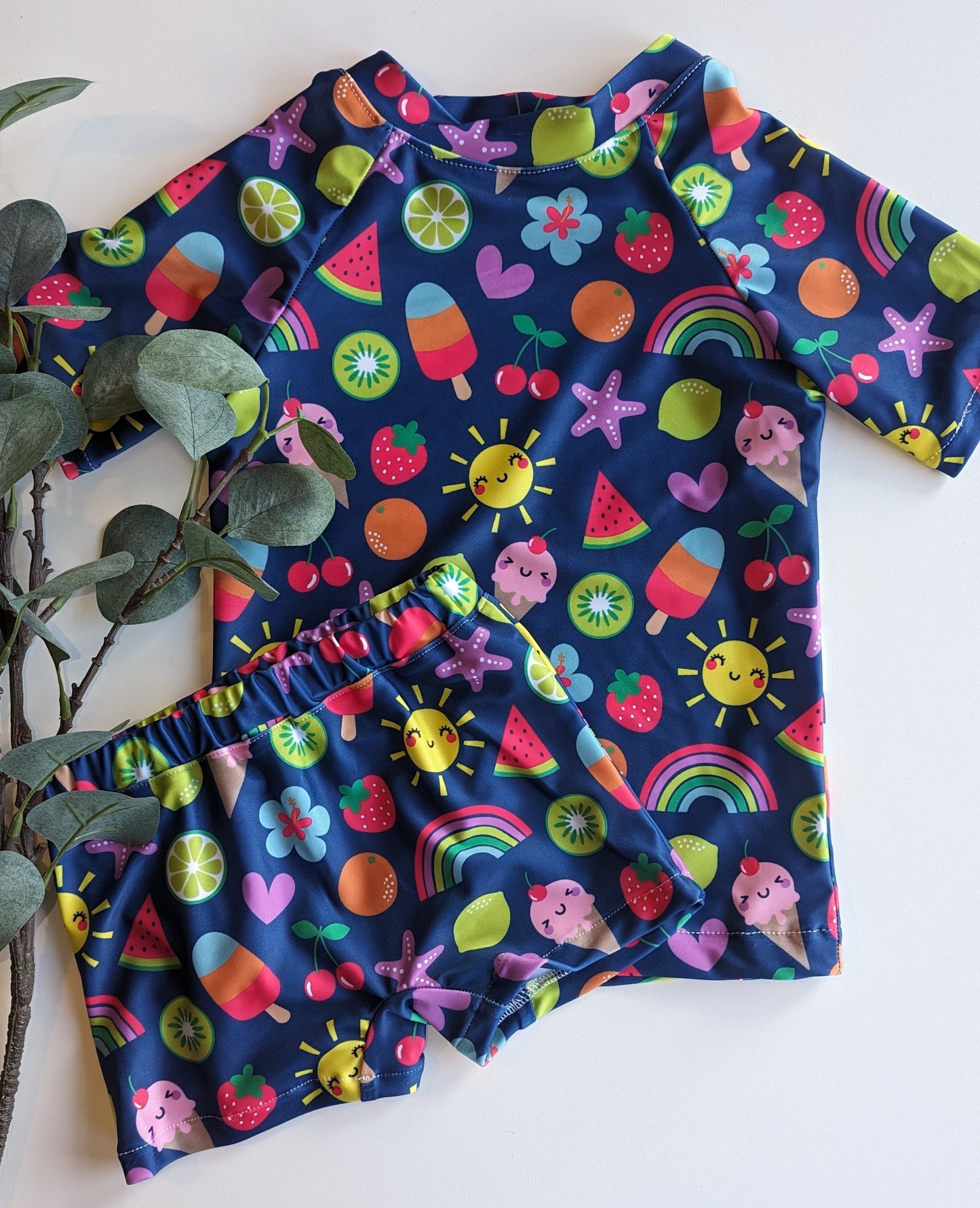 UV Beach Set Gr. 110/116 Shirt und Badeshorts Bunt Sommer